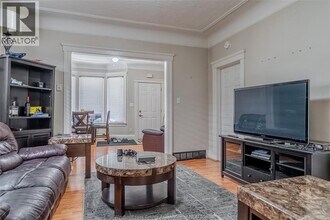 2084 Ottawa St in Windsor, ON - Building Photo - Building Photo