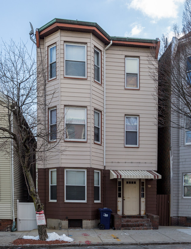 73 Liverpool St in East Boston, MA - Building Photo - Building Photo