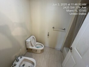 2425 SW 27th Ave, Unit 1106 in Coral Gables, FL - Building Photo - Building Photo