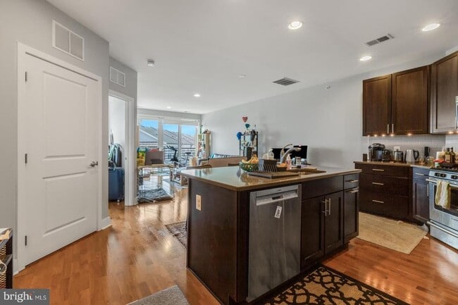 600 S 24th St in Philadelphia, PA - Building Photo - Building Photo