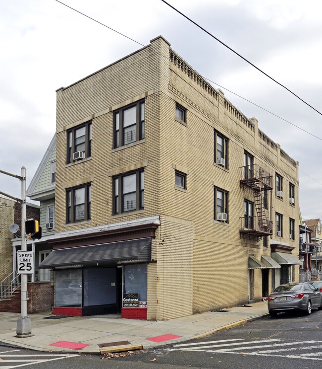 346 Kennedy Blvd in Bayonne, NJ - Building Photo - Building Photo