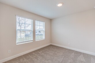 1429 Acorn Wood in Seguin, TX - Foto de edificio - Building Photo
