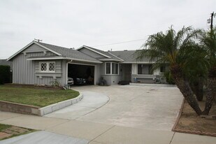 15666 Hesse Dr in La Mirada, CA - Building Photo