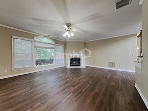 2079 Sugar Springs Dr in Lawrenceville, GA - Foto de edificio - Building Photo