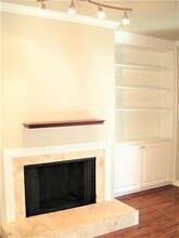 6627 Valleyside Rd in Austin, TX - Building Photo - Building Photo