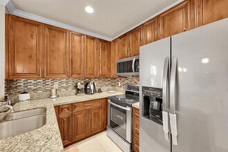 410 NE 1st Ave in Pompano Beach, FL - Building Photo - Building Photo