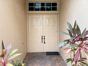 10060 Armani Dr in Boynton Beach, FL - Building Photo - Building Photo