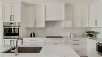 20 Kinmonth Rd in Newton, MA - Foto de edificio - Building Photo