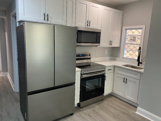 5114 Belair Rd in Baltimore, MD - Foto de edificio - Building Photo