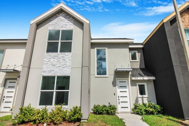 706 W Seminole Ave in Pharr, TX - Building Photo - Building Photo