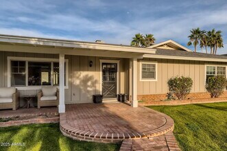 4542 E Calle Ventura in Phoenix, AZ - Building Photo - Building Photo