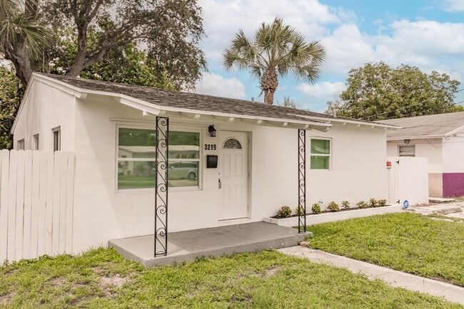 3219 Windsor Ave in West Palm Beach, FL - Building Photo - Building Photo