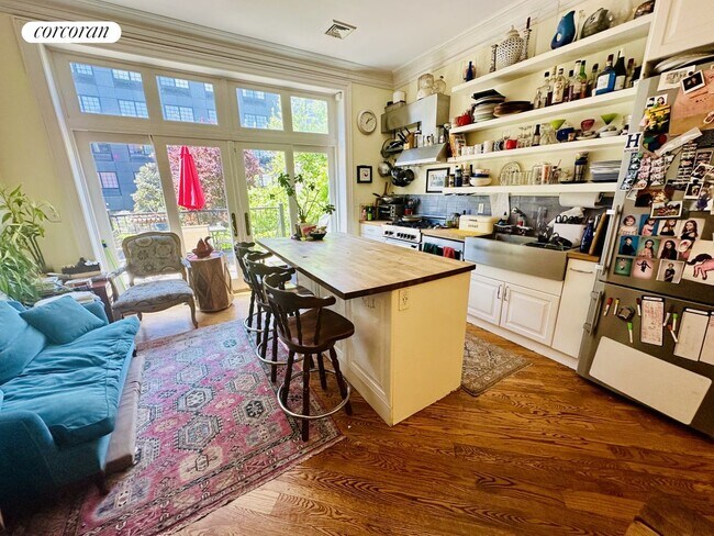556 Washington Ave in Brooklyn, NY - Building Photo - Building Photo