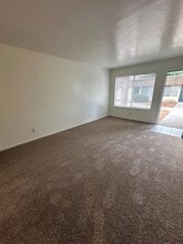 471 Minnewawa Ave in Clovis, CA - Building Photo - Building Photo