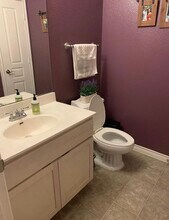 528 Refugio St in San Antonio, TX - Building Photo - Building Photo