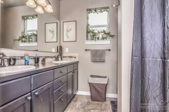 4368 SW Umatilla Ave in Redmond, OR - Building Photo - Building Photo