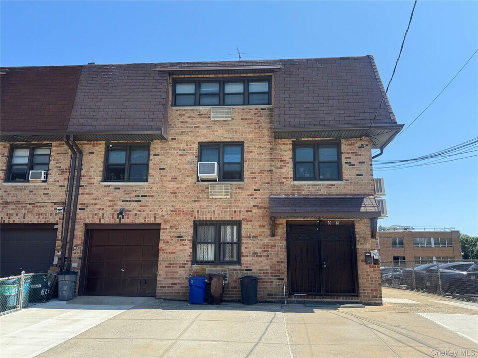 59-43 174th St in Queens, NY - Building Photo