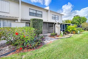 184 Palmetto Ave in Indialantic, FL - Building Photo