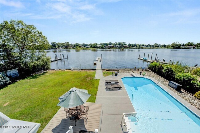 74 Seneca Pl in Oceanport, NJ - Building Photo - Building Photo