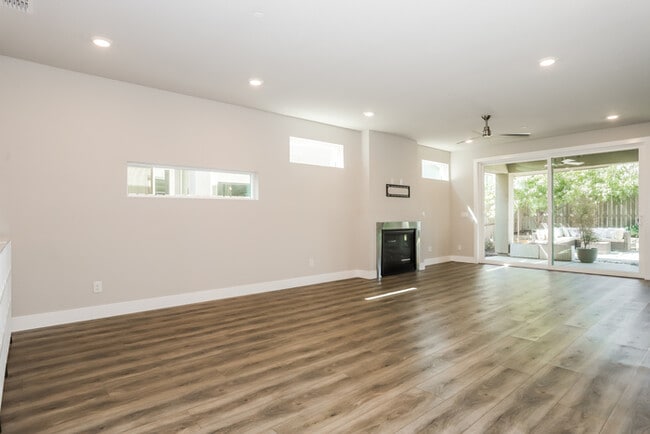 11905 Montron Wy in Rancho Cordova, CA - Building Photo - Building Photo