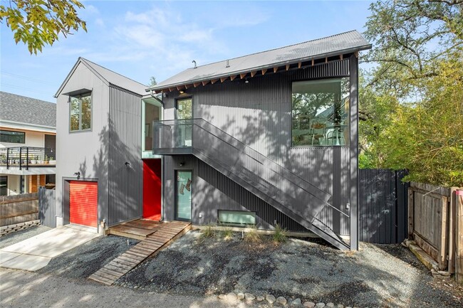 property at 907 W Annie St