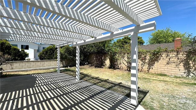 15451 Alsace Cir in Irvine, CA - Building Photo - Building Photo