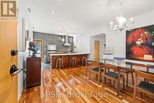 2068 Dundas St W in Toronto, ON - Building Photo