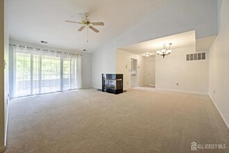 103 Sequoia Ct in Princeton, NJ - Building Photo - Building Photo