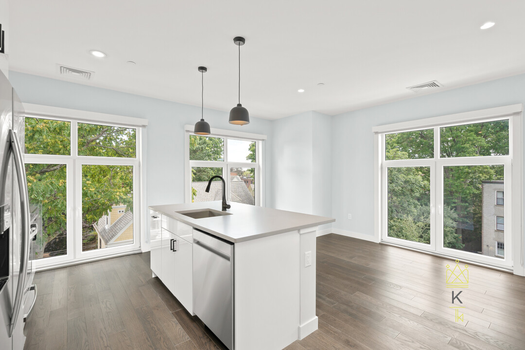 54 Auburn St in Brookline, MA - Building Photo