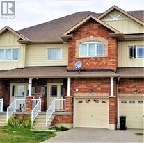 1388 Hunter St in Innisfil, ON - Building Photo