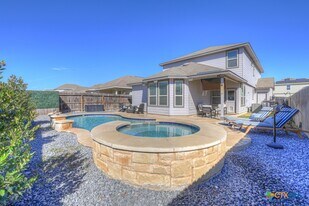 816 Windflower in New Braunfels, TX - Building Photo