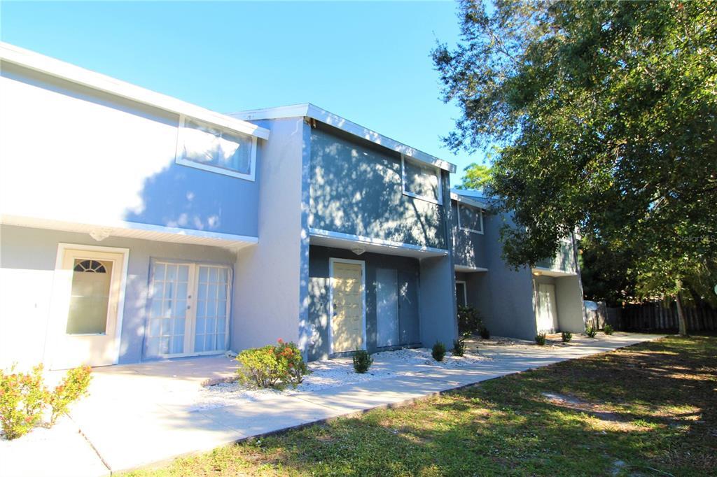 2743 Hope St in Sarasota, FL - Building Photo