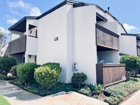 8043 Caminito de Pizza in San Diego, CA - Building Photo