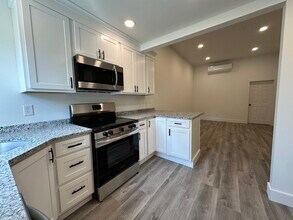 5 Riverside Rd, Unit 4 in Newtown, CT - Building Photo - Building Photo