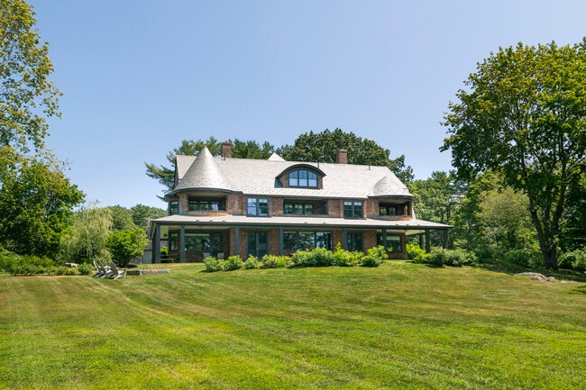 9 Arlington Ave in Kennebunkport, ME - Building Photo - Building Photo