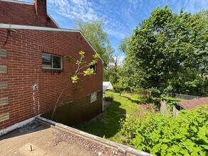 302 Veronica Dr in Pittsburgh, PA - Building Photo - Building Photo