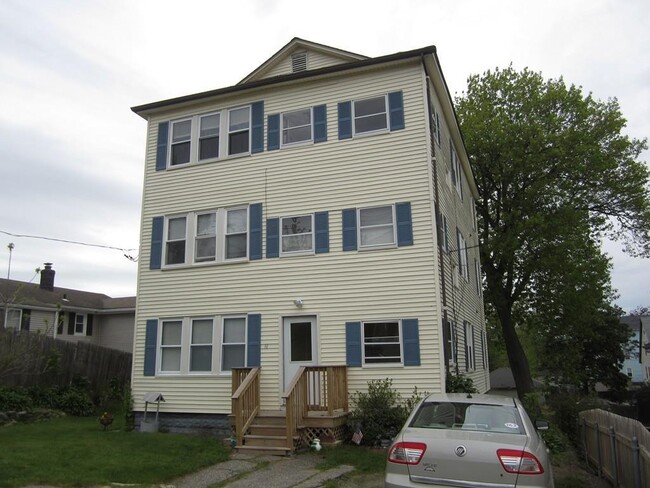 61 Fraternal Ave, Unit Unit#3 in Worcester, MA - Building Photo - Building Photo