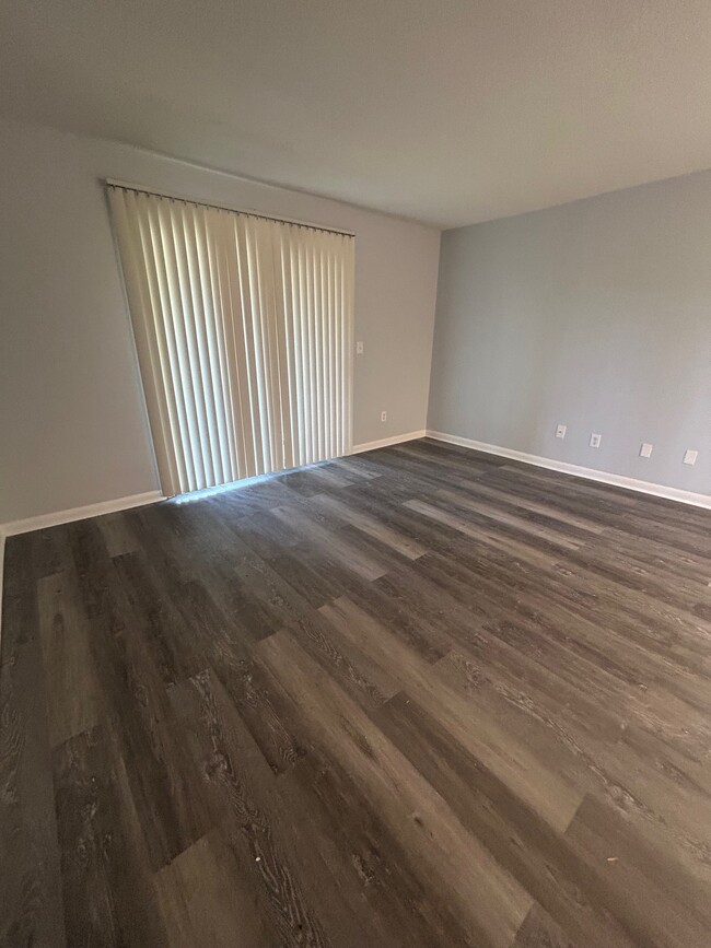 1208 Bush River Rd, Unit R3 in Columbia, SC - Building Photo - Building Photo