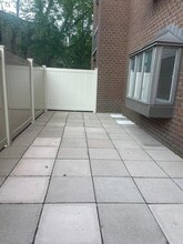 1272 Beacon St, Unit 2 in Brookline, MA - Foto de edificio - Building Photo