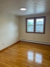 46 Federal Cir, Unit #2 in New Britain, CT - Foto de edificio - Building Photo