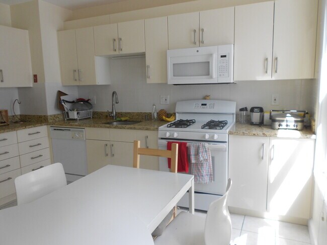 63 Fairbanks St, Unit 2
