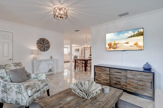 636 98th Ave N in Naples, FL - Building Photo - Building Photo