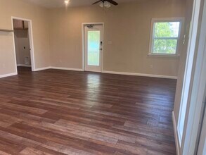 711 Dallas St in Kingsland, TX - Building Photo - Building Photo