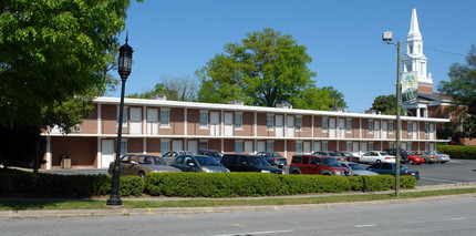 The Inn at Greensboro in Greensboro, NC - Building Photo - Building Photo