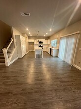 2124 Las Rosas Ave in Clovis, CA - Building Photo - Building Photo