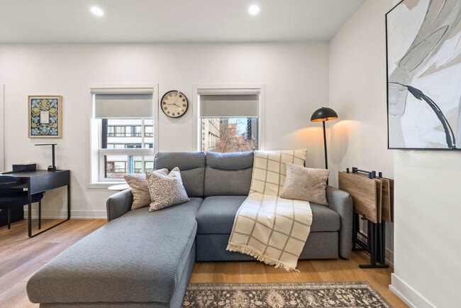 168 McCaul St, Unit SI ID1066570P in Toronto, ON - Building Photo - Building Photo