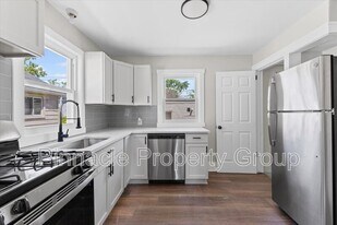 920 Premont Ave in Waterford Township, MI - Building Photo