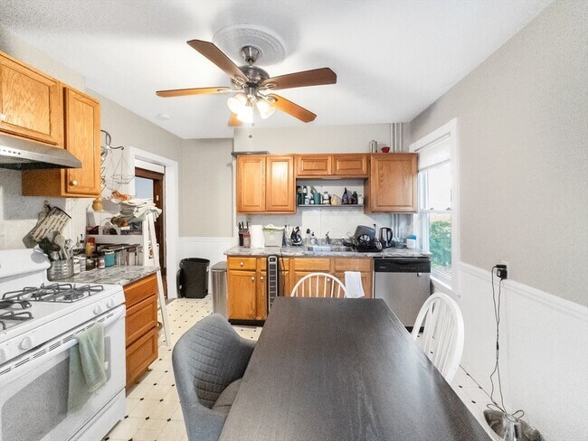 property at 8 Parkton Rd