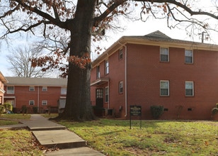 881 North Highland Apartments in Atlanta, GA - Building Photo - Building Photo