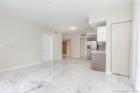 1010 SW 2nd Ave, Unit 610 in Miami, FL - Foto de edificio - Building Photo